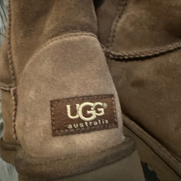 Ugg Bailey Button Boots Brown - Picture 3 of 6